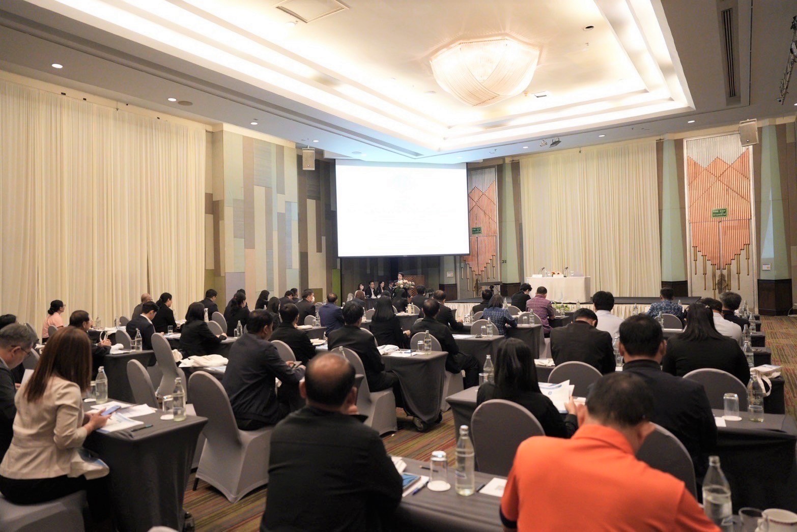 สำนักงานคณะกรรมการนโยบายรัฐวิสาหกิจ (สคร.) จัดงานสัมมนาสร้างความรู้ความเข้าใจเกี่ยวกับการร่วมลงทุนระหว่างรัฐและเอกชน