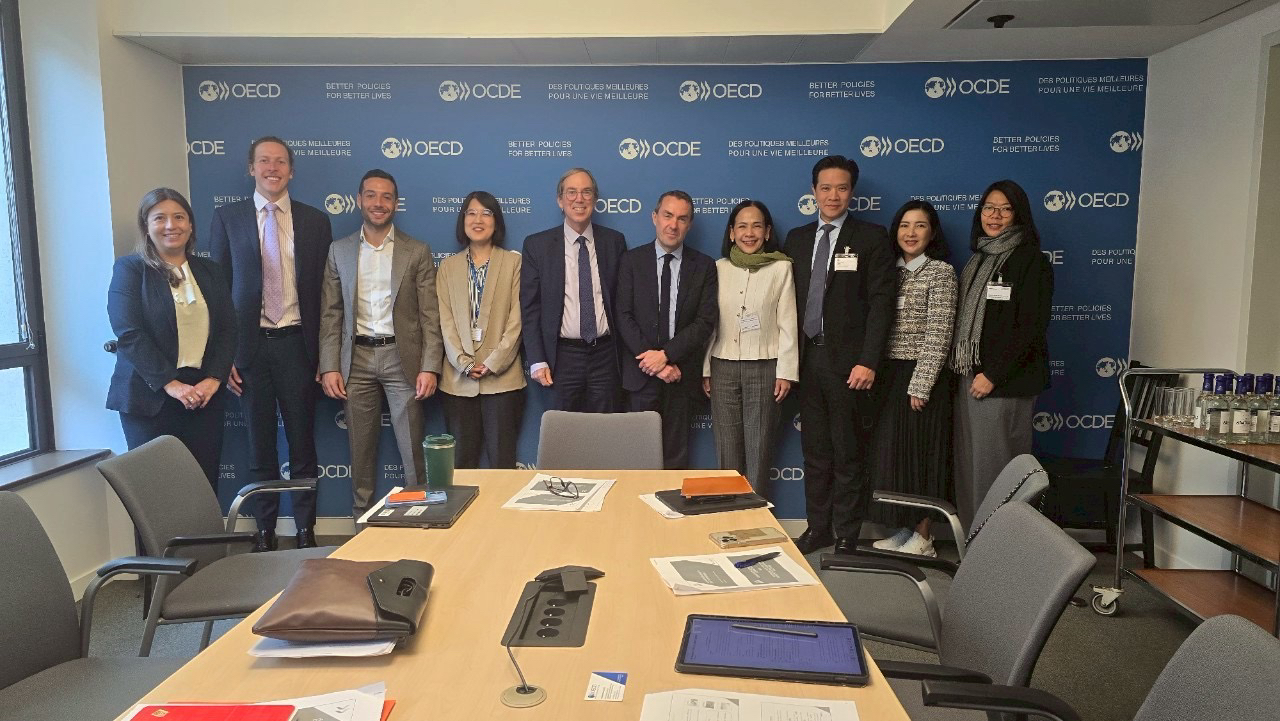 สำนักงานคณะกรรมการนโยบายรัฐวิสาหกิจและสำนักงานกำกับหลักทรัพย์และตลาดหลักทรัพย์ เข้าร่วมประชุม Corporate Government Committee (CGC) ภายใต้องค์การเพื่อความร่วมมือทางเศรษฐกิจและการพัฒนา (OECD) ครั้งที่ 49