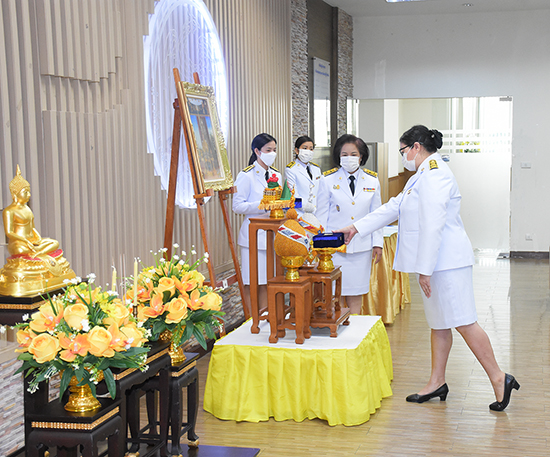 สคร. จัดพิธีรับพระราชทานเครื่องราชอิสริยาภรณ์ชั้นสายสะพาย ประจำปี 2563