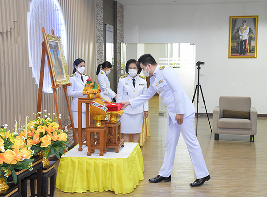 สคร. จัดพิธีรับพระราชทานเครื่องราชอิสริยาภรณ์ชั้นสายสะพาย ประจำปี 2563