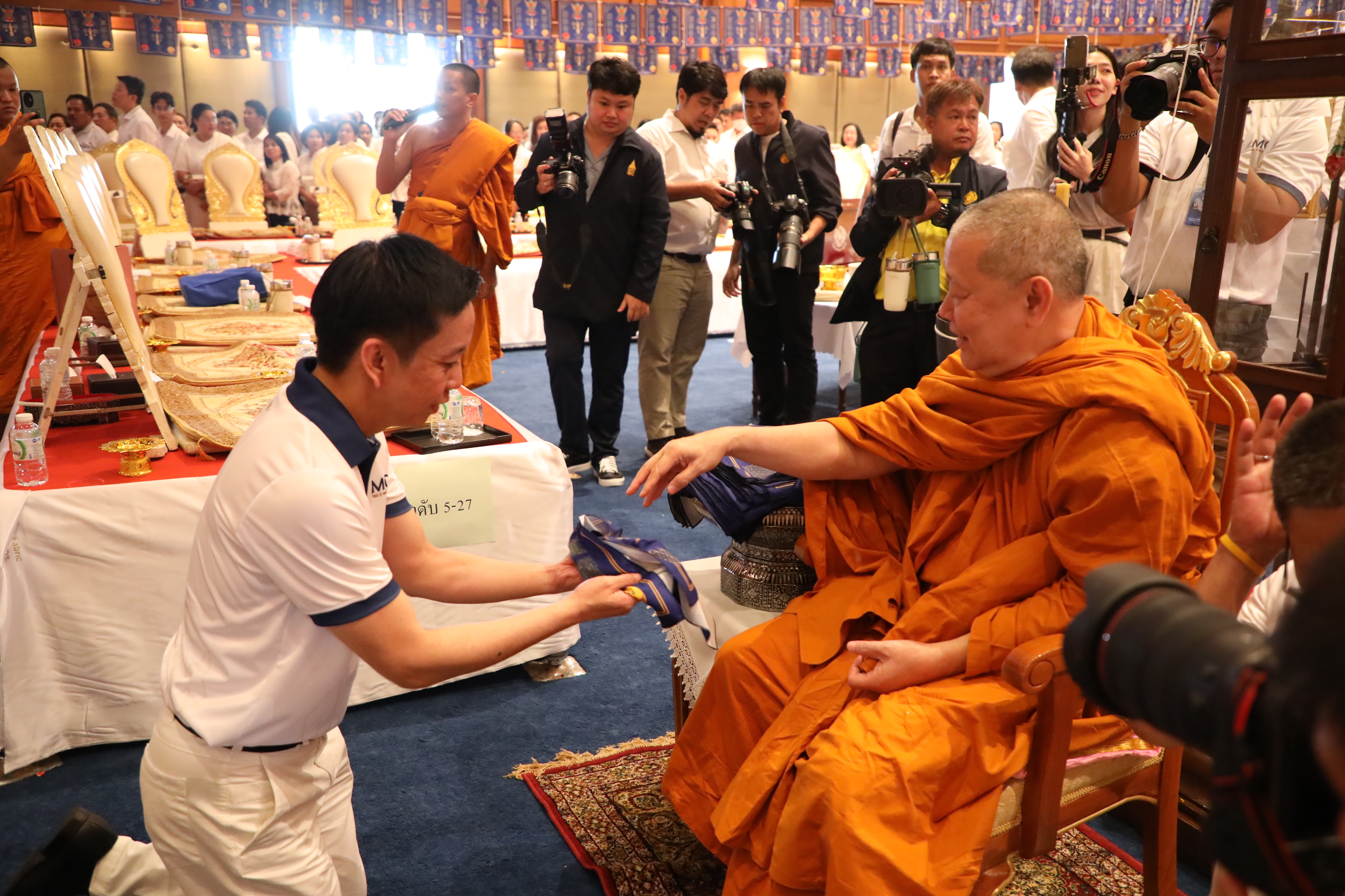 สำนักงานคณะกรรมการนโยบายรัฐวิสาหกิจ ร่วมพิธีพุทธาเทวาภิเษกพระคลัง ในพระคลังมหาสมบัติ เทพประจำกระทรวงการคลัง