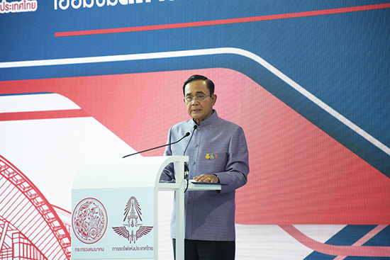 สคร. ร่วมลงพื้นที่ตรวจเยี่ยมสถานีกลางบางซื่อและโครงการระบบรถไฟชานเมือง (สายสีแดง) กับนายกรัฐมนตรี