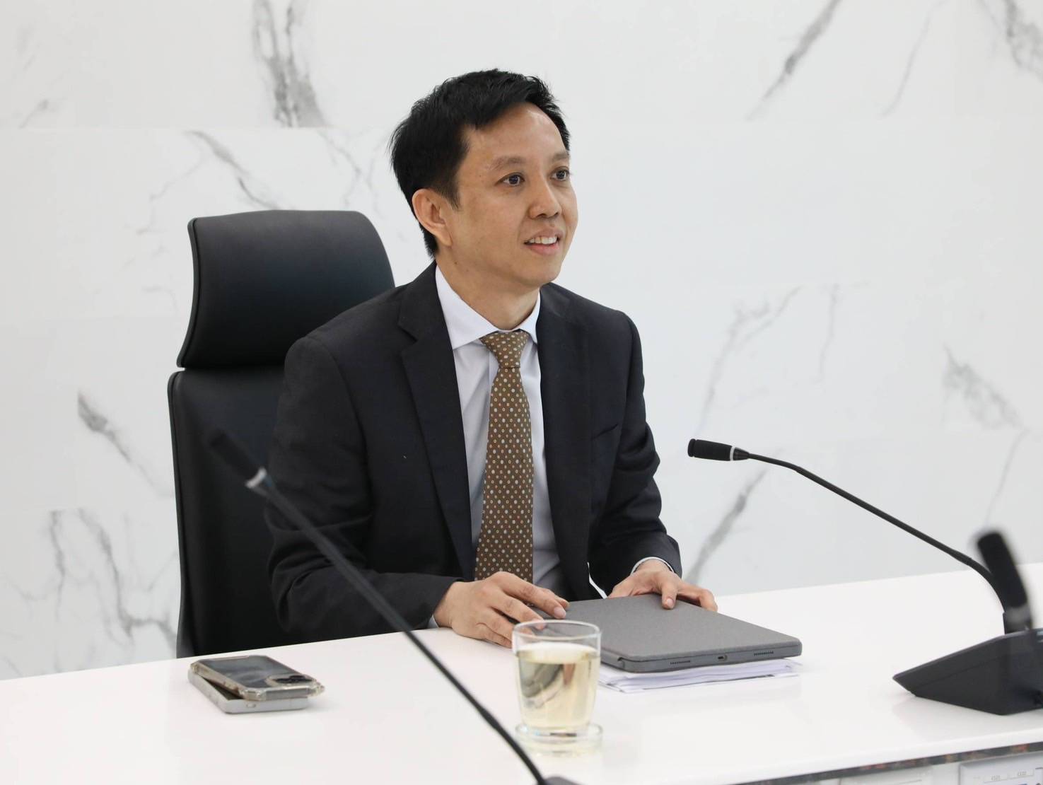 คณะผู้แทน IMF เข้าพบ สำนักงานคณะกรรมการนโยบายรัฐวิสาหกิจ (สคร.) เพื่อแลกเปลี่ยนมาตรการที่สำคัญในการขับเคลื่อนเศรษฐกิจของรัฐวิสาหกิจไทย 