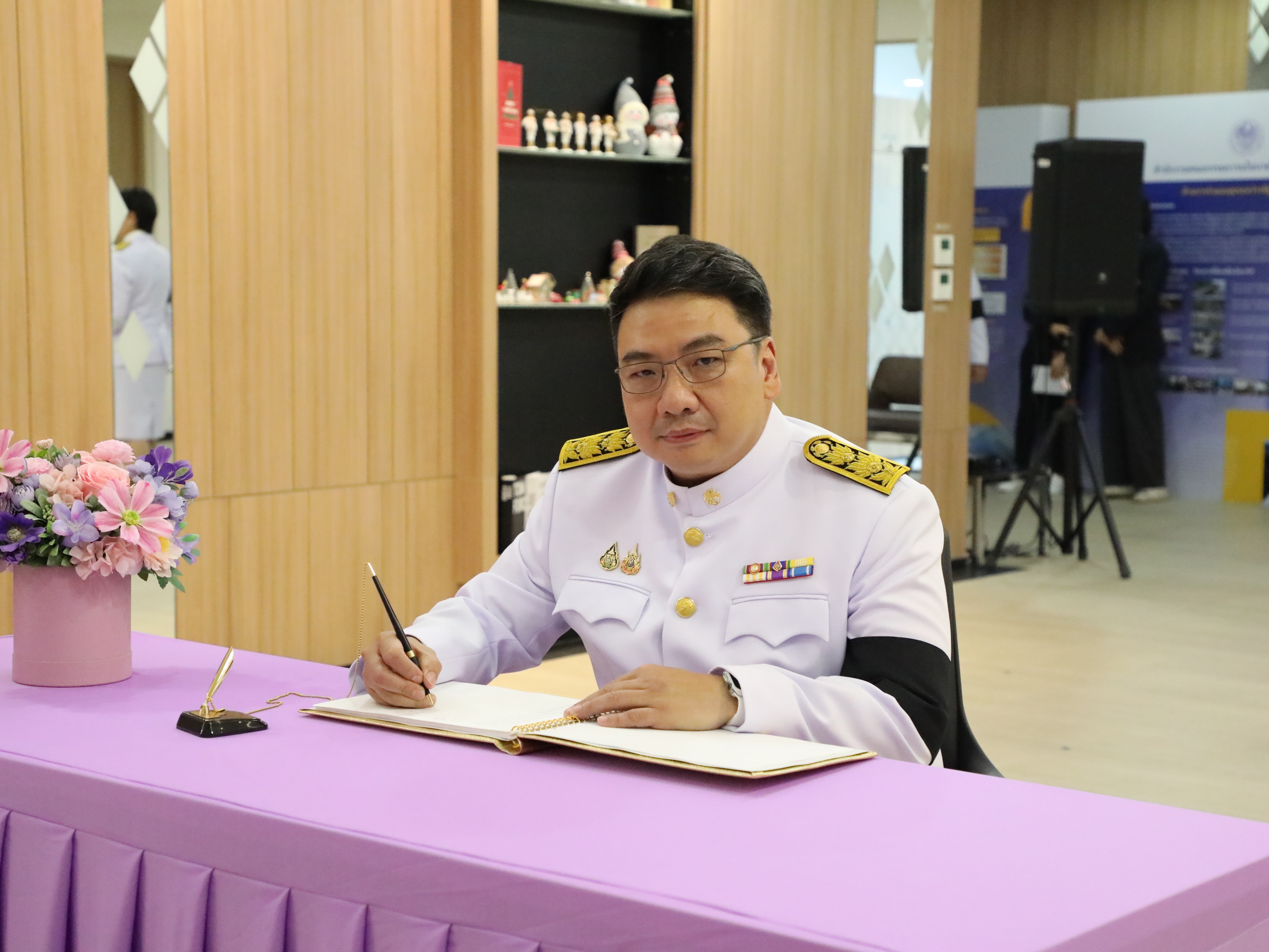 สำนักงานคณะกรรมการนโยบายรัฐวิสาหกิจ จัดพิธีถวายพระพรชัยมงคล สมเด็จพระนางเจ้าฯ พระบรมราชินี เนื่องในโอกาสพระราชพิธีมหามงคลเฉลิมพระชนมพรรษา 4 รอบ สมเด็จพระนางเจ้าฯ พระบรมราชินี 3 มิถุนายน 2569