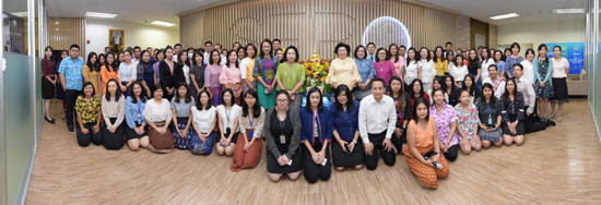 สคร. สรงน้ำพระพุทธรูปประจำ สคร. เนื่องในวันสงกรานต์