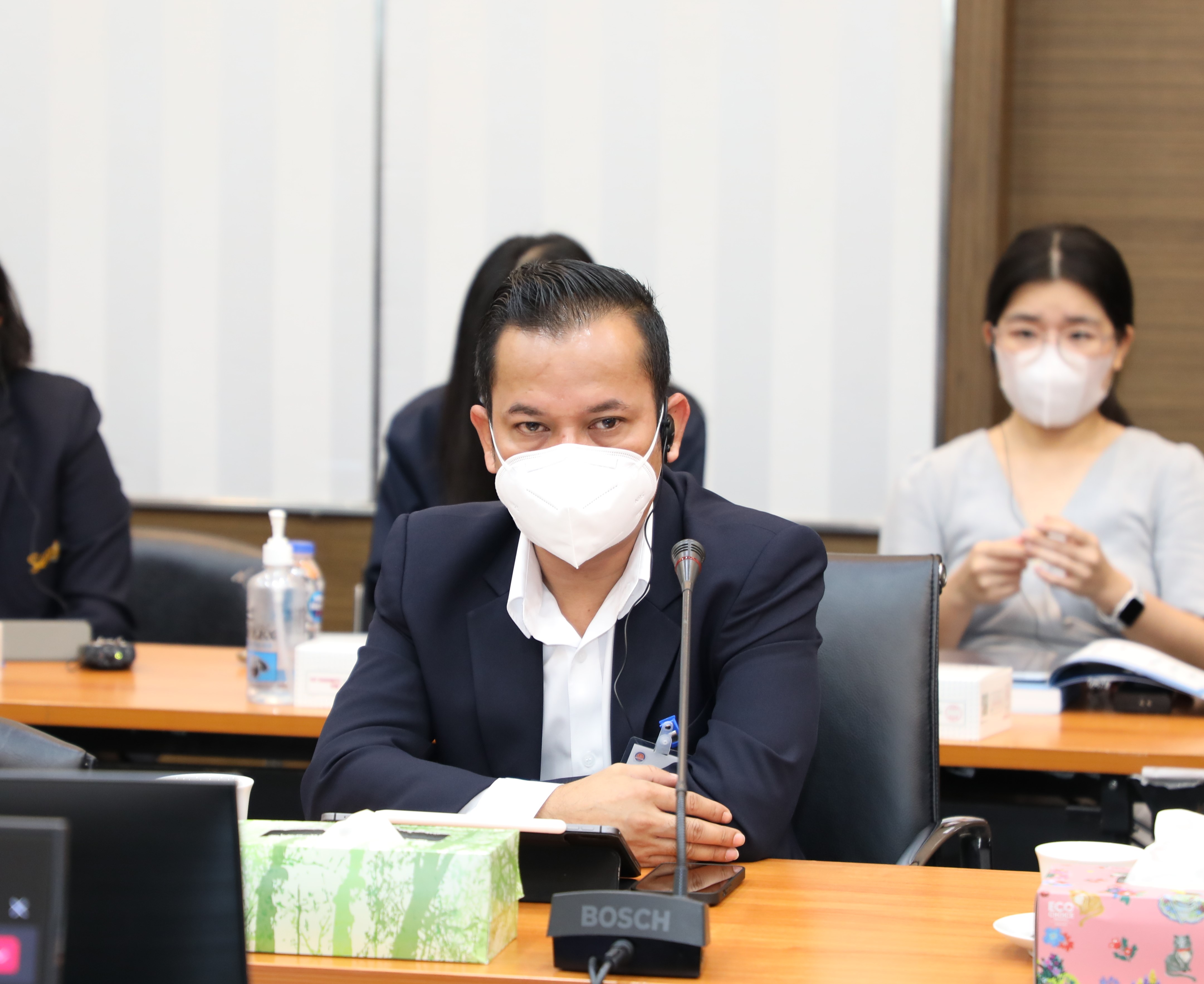 สำนักงานคณะกรรมการนโยบายรัฐวิสาหกิจ (สคร.) ในฐานะหน่วยงานหลักในการกำกับดูแลรัฐวิสาหกิจได้จัดการประชุมหารือร่วมกับคณะผู้แทนองค์การเพื่อความร่วมมือทางเศรษฐกิจและการพัฒนา (OECD)