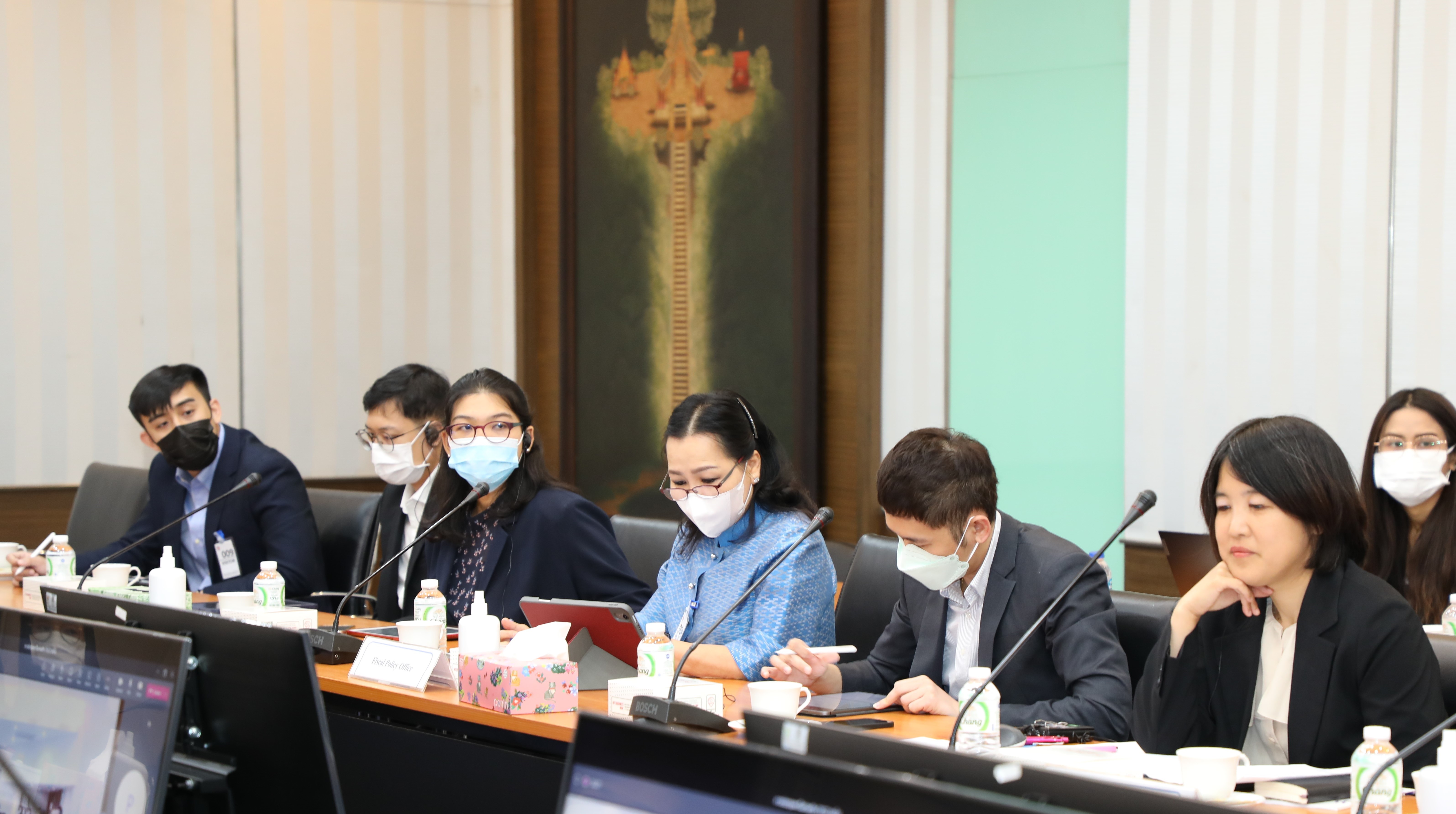 สำนักงานคณะกรรมการนโยบายรัฐวิสาหกิจ (สคร.) ในฐานะหน่วยงานหลักในการกำกับดูแลรัฐวิสาหกิจได้จัดการประชุมหารือร่วมกับคณะผู้แทนองค์การเพื่อความร่วมมือทางเศรษฐกิจและการพัฒนา (OECD)