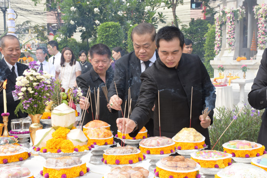 สคร. ร่วมสักการะสิ่งศักดิ์สิทธิ์ประจำกระทรวงการคลังเนื่องในโอกาสครบรอบ 142 ปี