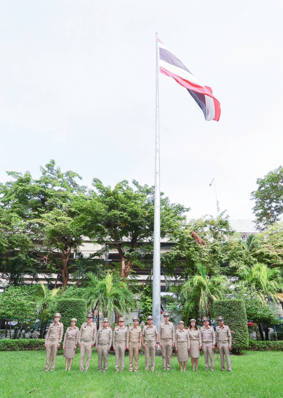 สำนักงานคณะกรรมการนโยบายรัฐวิสาหกิจ เข้าร่วมกิจกรรมเคารพธงชาติไทย และร่วมร้องเพลงชาติไทย เนื่องในวันพระราชทานธงชาติไทย (Thai National Flag Day) 28 กันยายน ประจำปี 2568