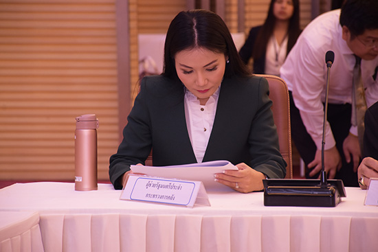 “รองนายกรัฐมนตรีเร่งรัดการลงทุนของรัฐวิสาหกิจ ในไตรมาสสุดท้ายดันเศรษฐกิจไทยปี 2561”