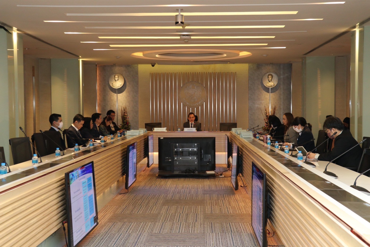 การประชุมคณะกรรมการติดตามเร่งรัดการเบิกจ่ายงบประมาณและการใช้จ่ายภาครัฐ (คณะกรรมการติดตามฯ) ครั้งที่ 1/2567