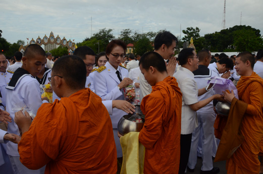 สคร. ร่วมพิธีทำบุญตักบาตรถวายพระราชกุศล และถวายพระพรชัยมงคลฯ