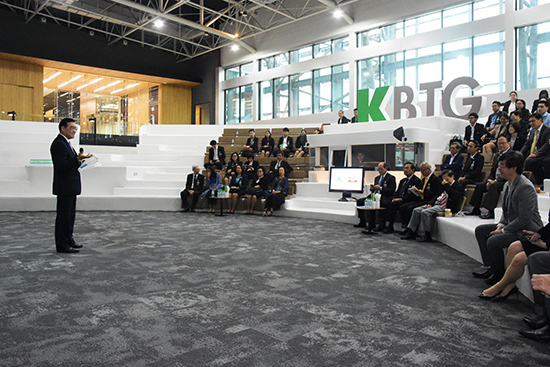 สคร. จัดศึกษาดูงานด้าน Blockchain ของธ.กสิกร