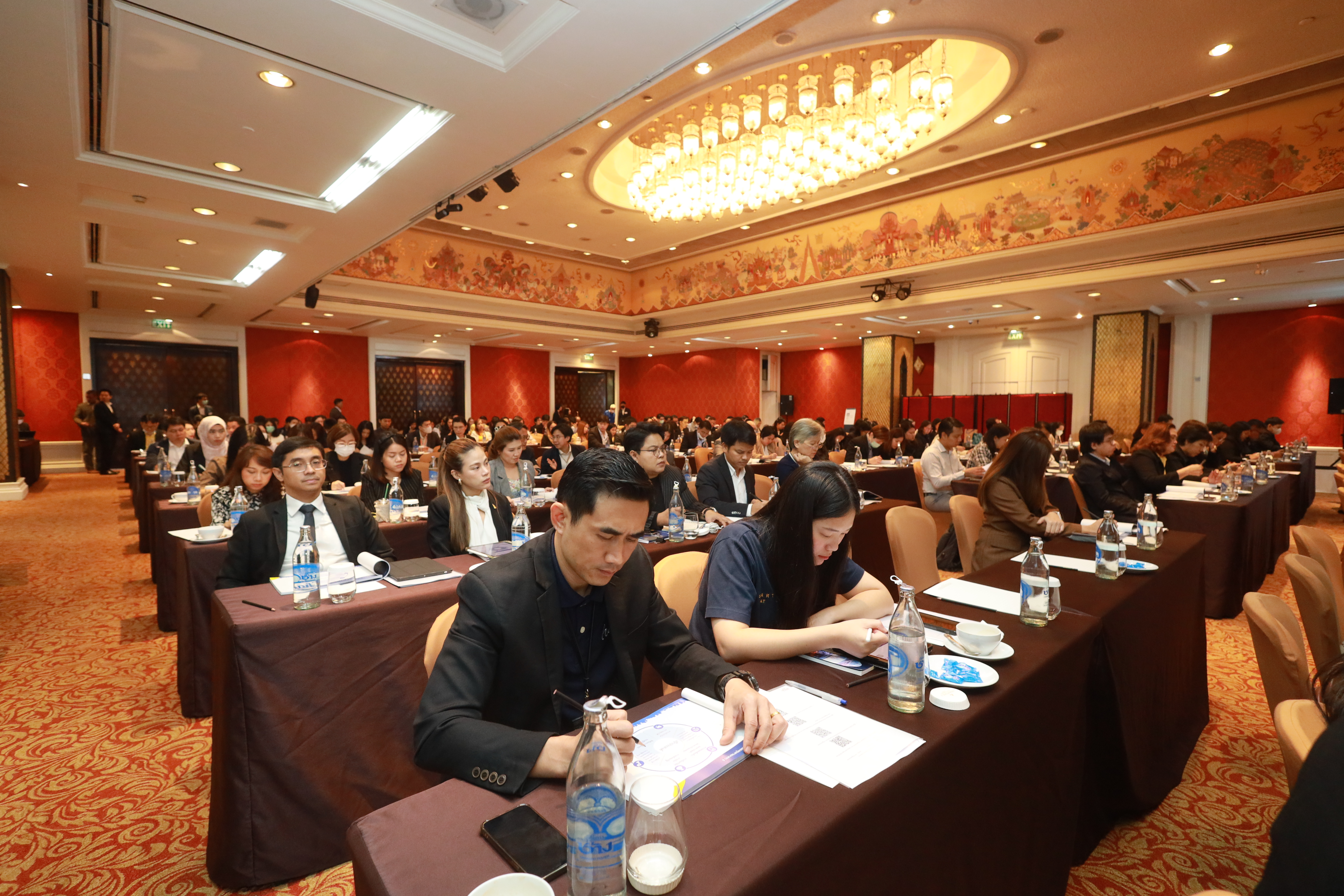 สำนักงานคณะกรรมการนโยบายรัฐวิสาหกิจได้จัดงานสัมมนาสร้างความรู้ความเข้าใจเกี่ยวกับการร่วมลงทุนระหว่างรัฐและเอกชน (สัมมนาฯ)