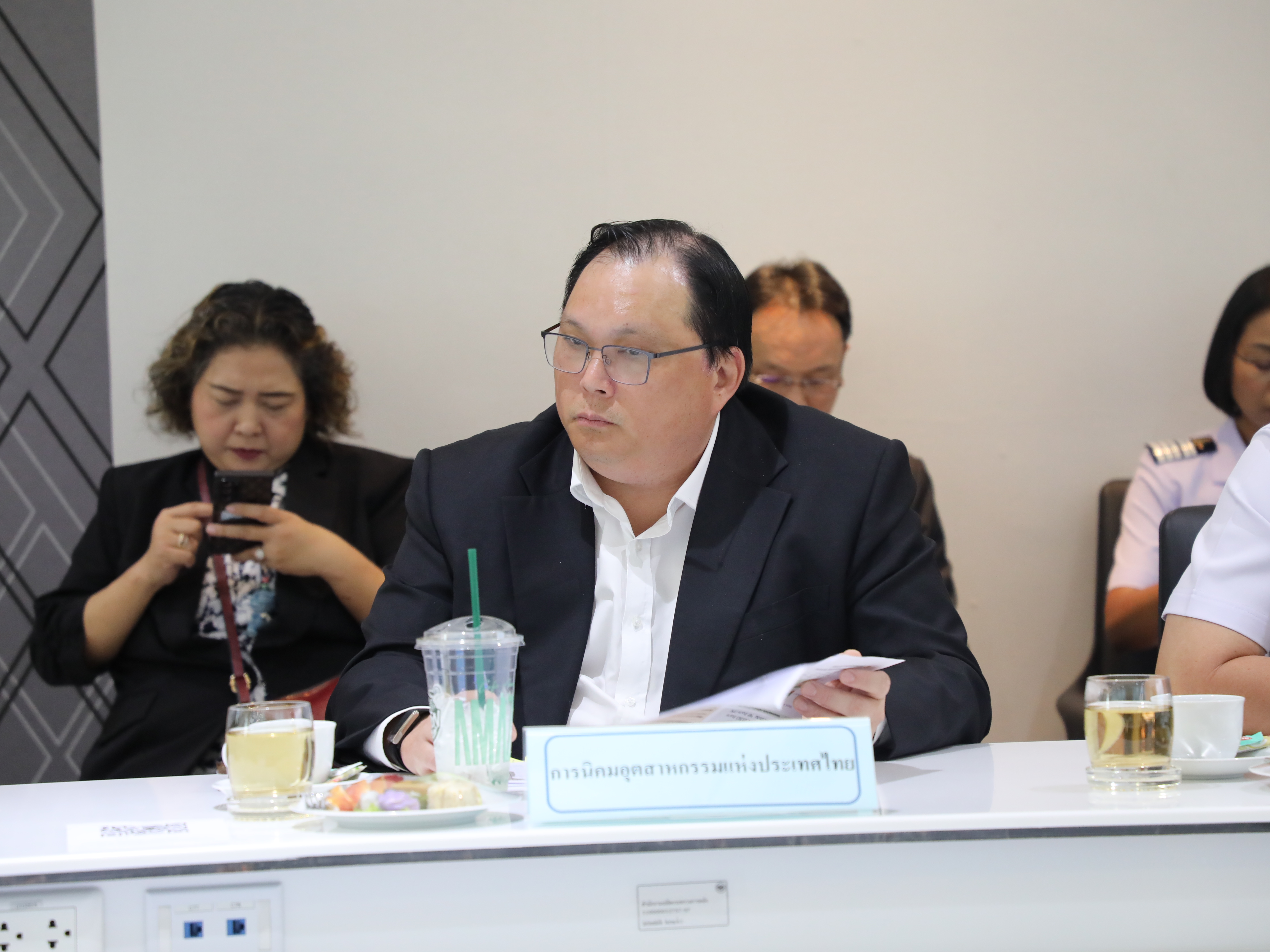 นายลวรณ แสงสนิท ปลัดกระทรวงการคลัง เป็นประธานการประชุมติดตามเร่งรัดการเบิกจ่ายงบลงทุนของรัฐวิสาหกิจ ประจำปี 2569