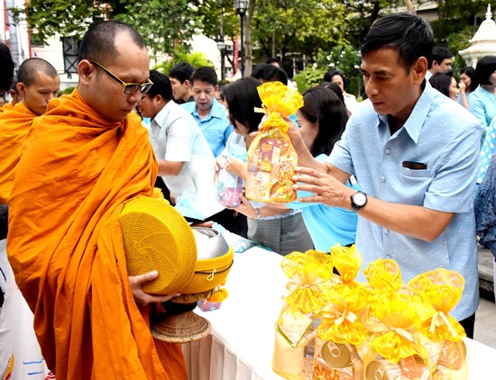 สคร.เข้าร่วมพิธีลงนามถวายพระพร เนื่องในโอกาสมหามงคลเฉลิมพระชนมพรรษา 86 พรรษา สมเด็จพระนางเจ้าสิริกิติ์ พระบรมราชินีนาถ ในรัชกาลที่ 9