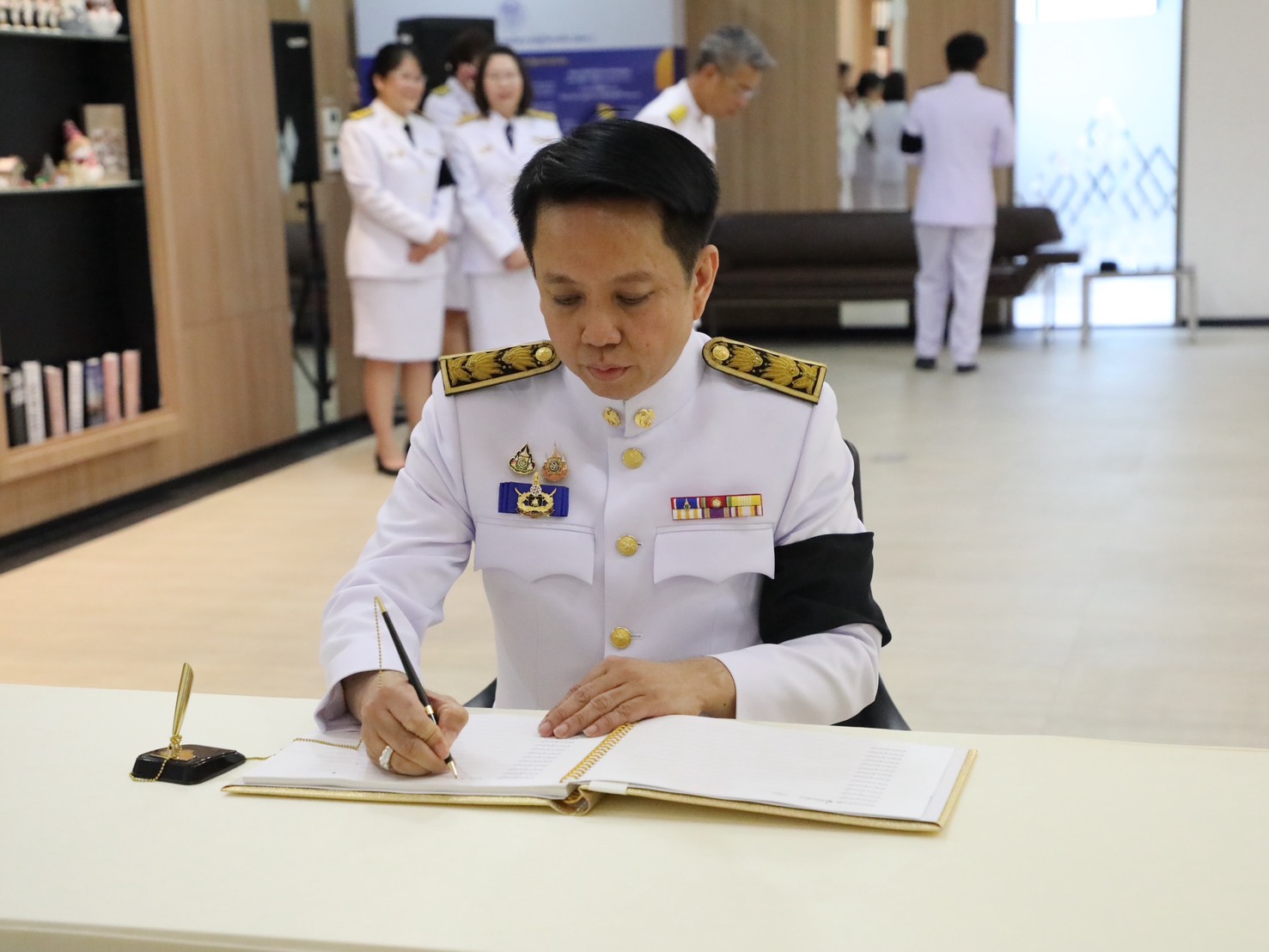 สำนักงานคณะกรรมการนโยบายรัฐวิสาหกิจ จัดพิธีลงนามถวายพระพรชัยมงคล พระบาทสมเด็จพระเจ้าอยู่หัว ฯ เนื่องในโอกาสวันฉัตรมงคล พุทธศักราช 2569