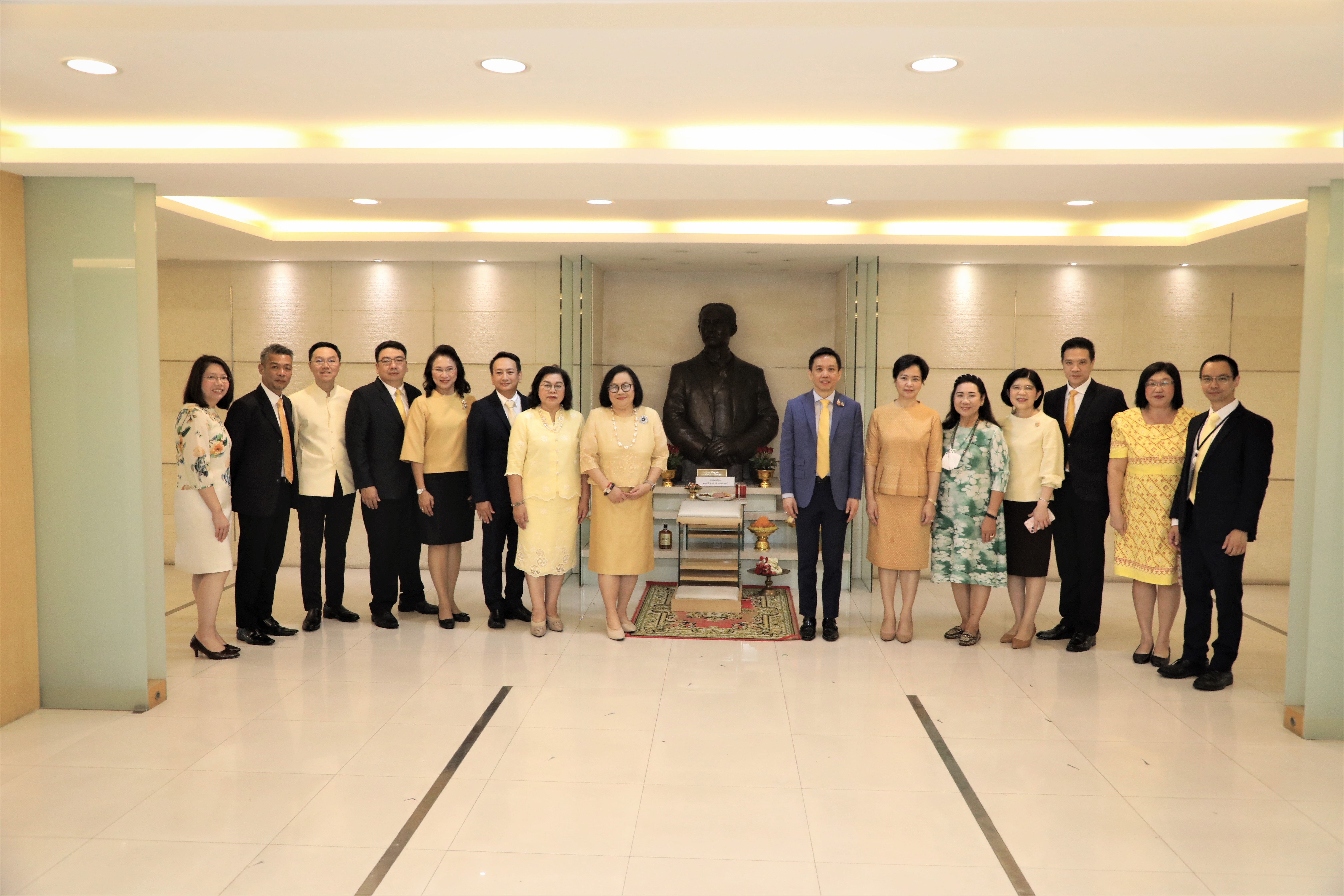 สคร. เข้าสักการะสิ่งศักดิ์สิทธิ์ประจำกระทรวงการคลังและสิ่งศักดิ์สิทธิ์ประจำ สคร. เนื่องในโอกาสวันคล้ายวันสถาปนา สคร. ครบรอบ 22 ปี 