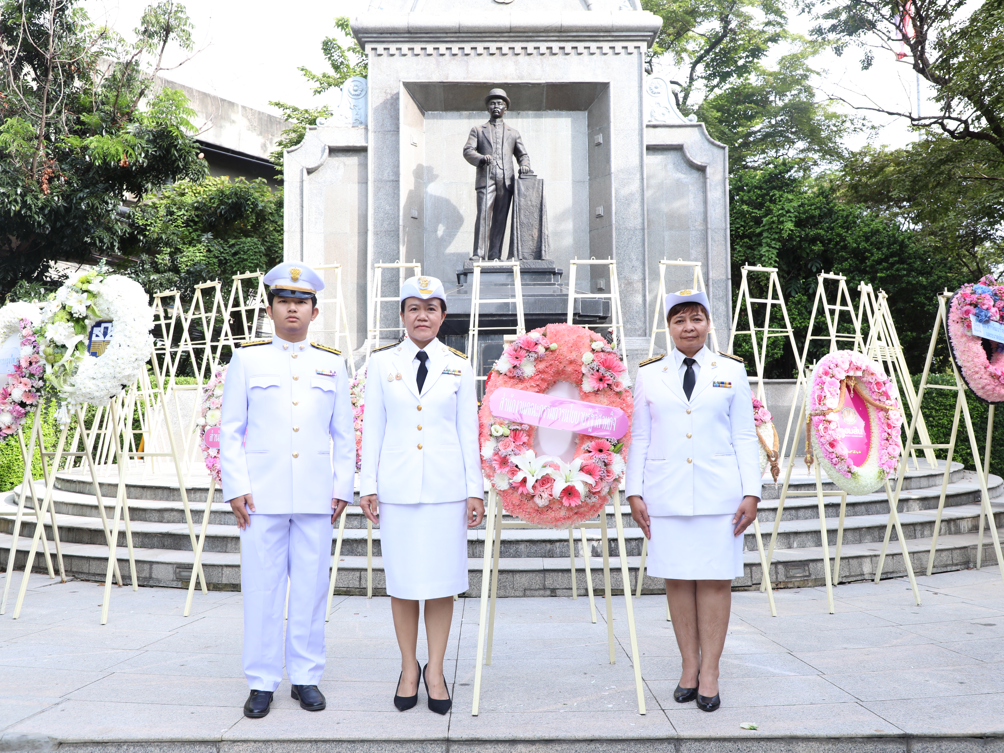 สำนักงานคณะกรรมการนโยบายรัฐวิสาหกิจ ร่วมพิธีวางพวงมาลาสักการะพระบรมราชานุสาวรีย์พระบาทสมเด็จพระจุลจอมเกล้าเจ้าอยู่หัว (รัชกาลที่ 5 ) ประจำปี 2568