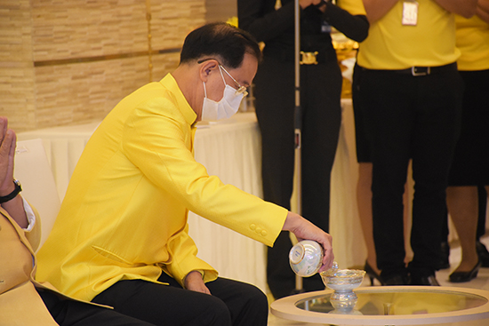 สคร. ร่วมตักบาตรถวายพระราชกุศลแด่ในหลวงรัชกาลที่ 9