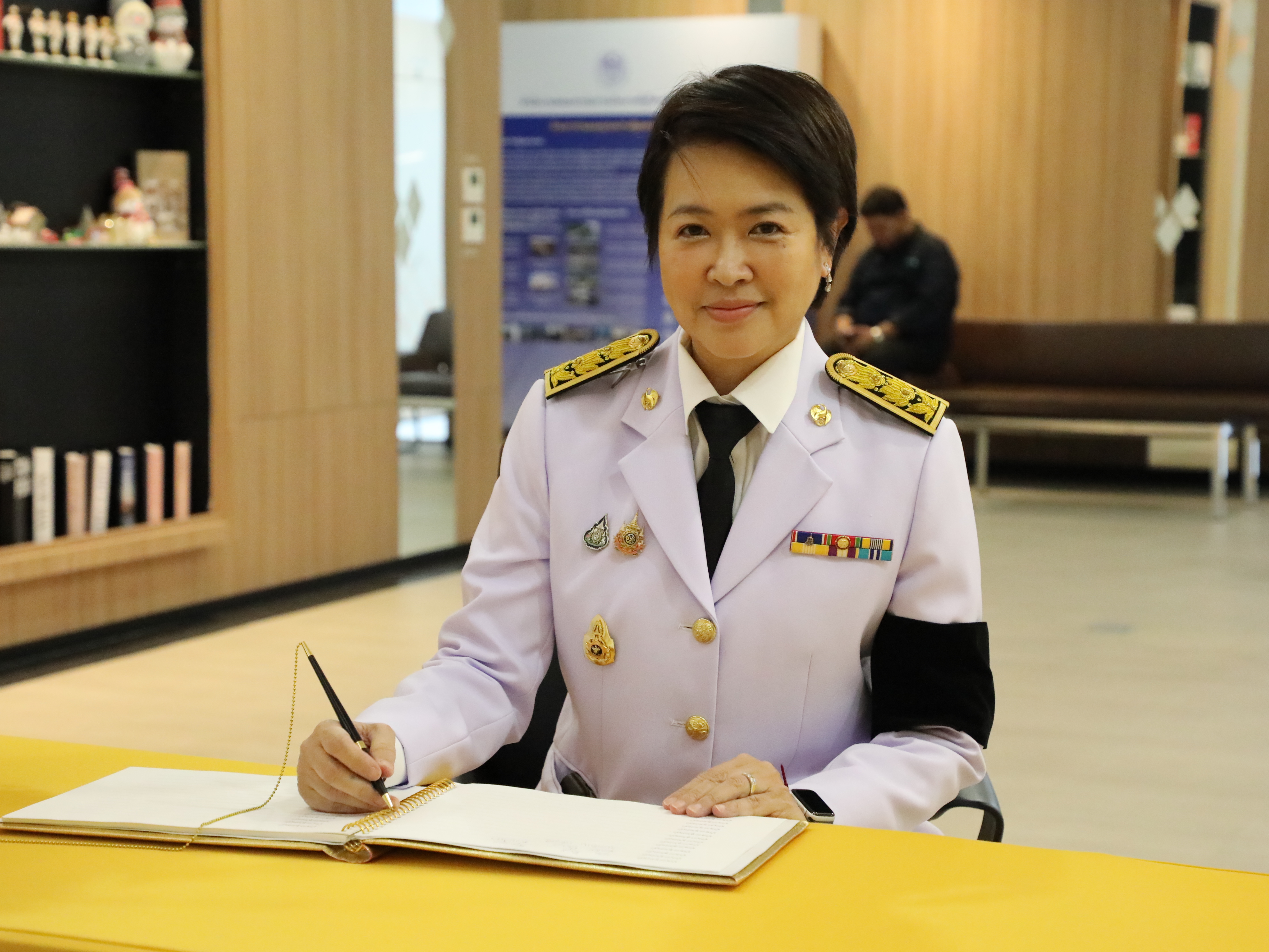 สำนักงานคณะกรรมการนโยบายรัฐวิสาหกิจ จัดพิธีลงนามถวายพระพรชัยมงคล พระบาทสมเด็จพระเจ้าอยู่หัว เเละพิธีถวายสัตย์ปฏิญาณเพื่อเป็นข้าราชการที่ดีเเละพลังของเเผ่นดิน เนื่องในโอกาสวันเฉลิมพระชนมพรรษา 28 กรกฎาคม 2569
