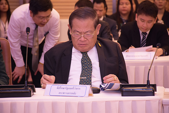“รองนายกรัฐมนตรีเร่งรัดการลงทุนของรัฐวิสาหกิจ ในไตรมาสสุดท้ายดันเศรษฐกิจไทยปี 2561”