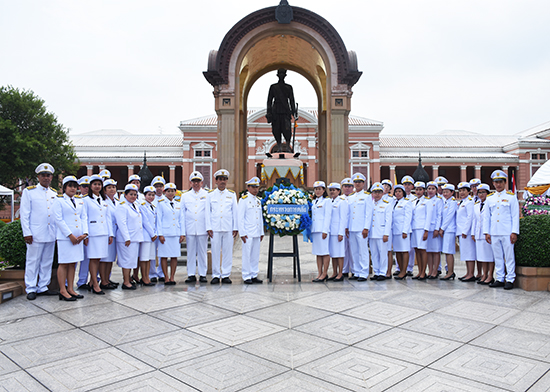 สคร. ร่วมสักการะพระบรมราชานุสาวรีย์พระบาทสมเด็จพระจอมเกล้าเจ้าอยู่หัว