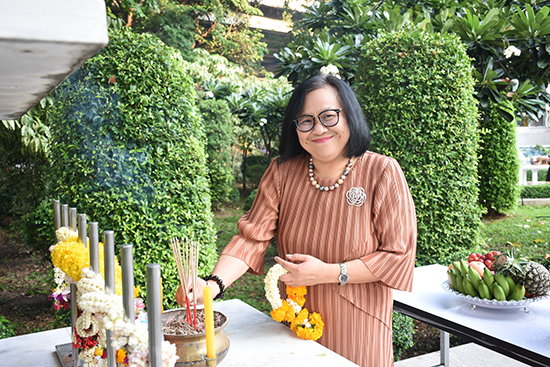 สักการะสิ่งศักดิ์สิทธิ์ประจำกระทรวงการคลัง เนื่องในวันคล้ายวันสถาปนา สคร. ครบรอบ 17 ปี