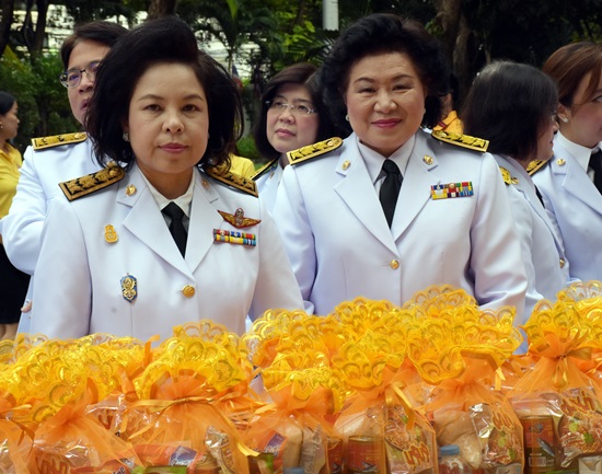 สคร.เข้าร่วมถวายภัตตาหารเช้าแด่พระสงฆ์เพื่อถวายเป็นพระราชกุศลเนื่องในวันเฉลิมพระชนมพรรษา สมเด็จพระเจ้าอยู่หัว 66 พรรษา 