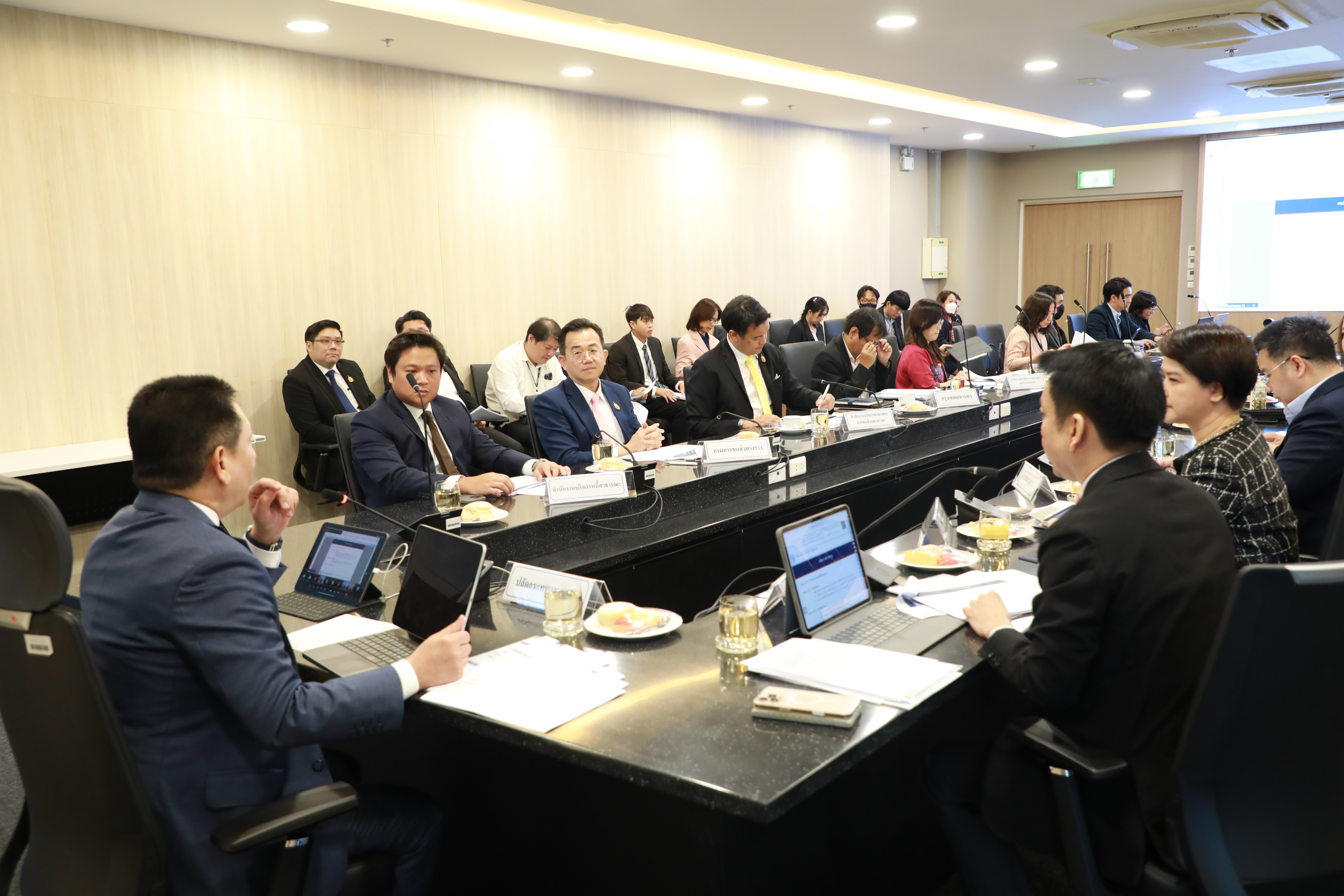 สำนักงานคณะกรรมการนโยบายรัฐวิสาหกิจ ได้จัดการประชุมคณะอนุกรรมการเพื่อสนับสนุนการดำเนินงานของคณะกรรมการขับเคลื่อนการลงทุนตามนโยบายรถไฟฟ้าอัตราเดียวตลอดสาย ครั้งที่ 1/2568