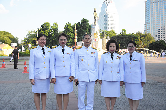 สคร.ร่วมพิธีวางพวงมาลา วันคล้ายวันสวรรคตพระบาทสมเด็จพระมงกุฎเกล้าเจ้าอยู่หัว