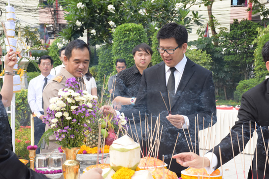 สคร. ร่วมสักการะสิ่งศักดิ์สิทธิ์ประจำกระทรวงการคลังเนื่องในโอกาสครบรอบ 142 ปี