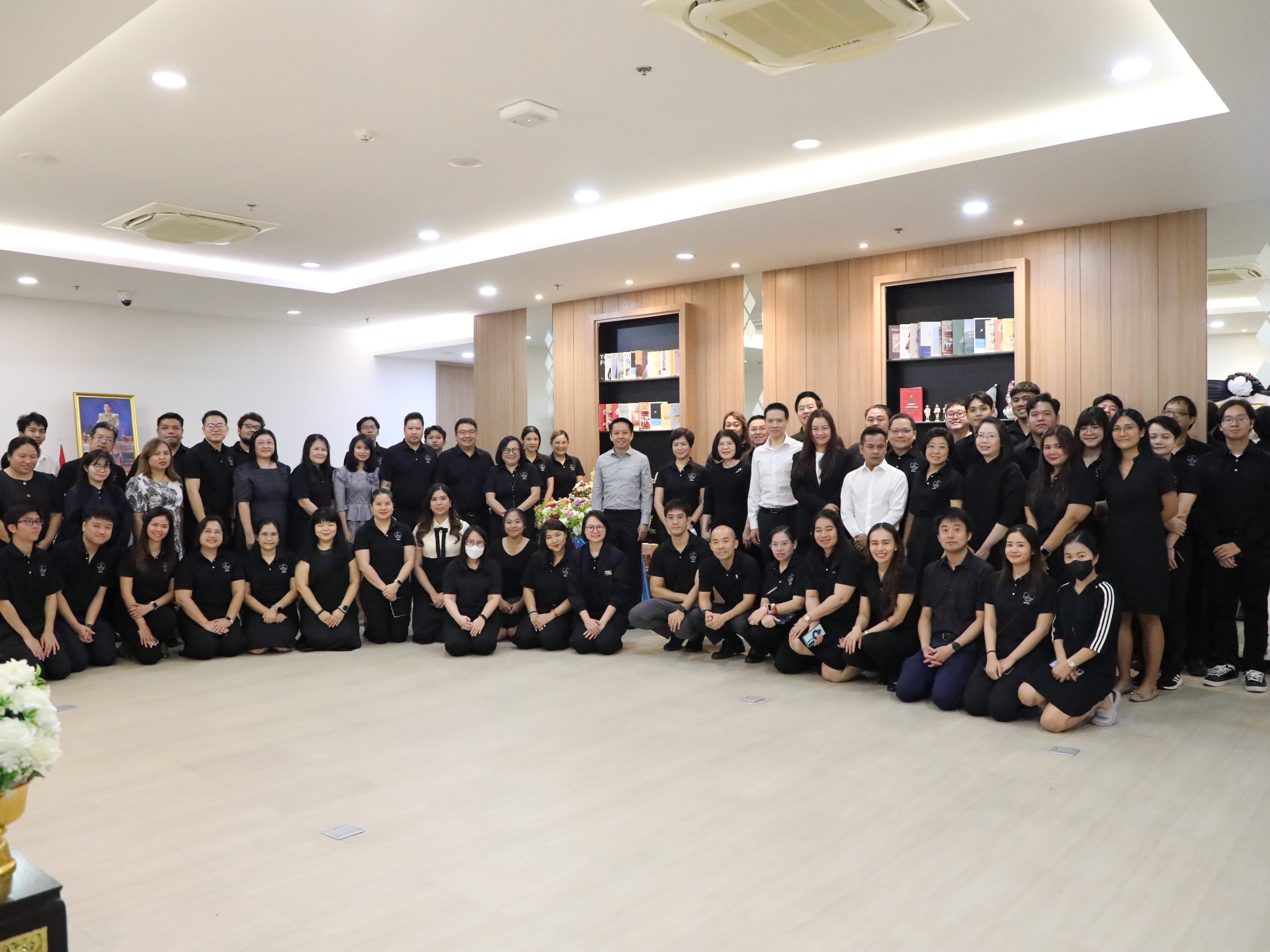 สำนักงานคณะกรรมการนโยบายรัฐวิสาหกิจ จัดพิธีสรงน้ำพระเนื่องในวันสงกรานต์ พุทธศักราช 2569