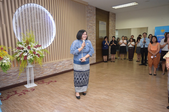 สคร. สรงน้ำพระพุทธรูปประจำ สคร. เนื่องในวันสงกรานต์
