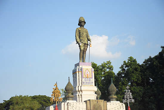 สคร.ร่วมพิธีวางพวงมาลา วันคล้ายวันสวรรคตพระบาทสมเด็จพระมงกุฎเกล้าเจ้าอยู่หัว