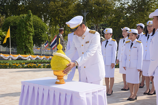 สคร. ร่วมวางพานประดับพุ่มดอกไม้ รัชกาลที่ 7