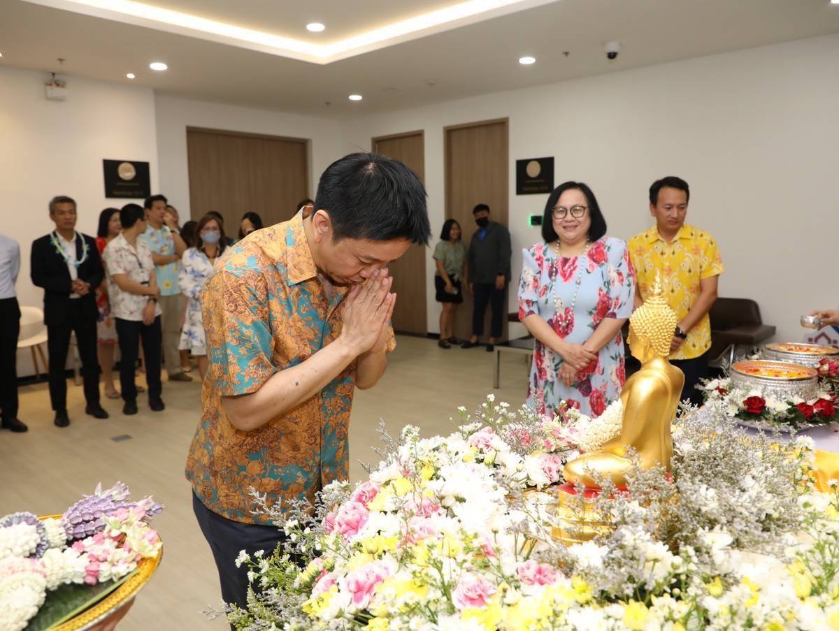 สำนักงานคณะกรรมการนโยบายรัฐวิสาหกิจ จัดพิธีสรงน้ำพระ เนื่องในวันสงกรานต์ พุทธศักราช 2568