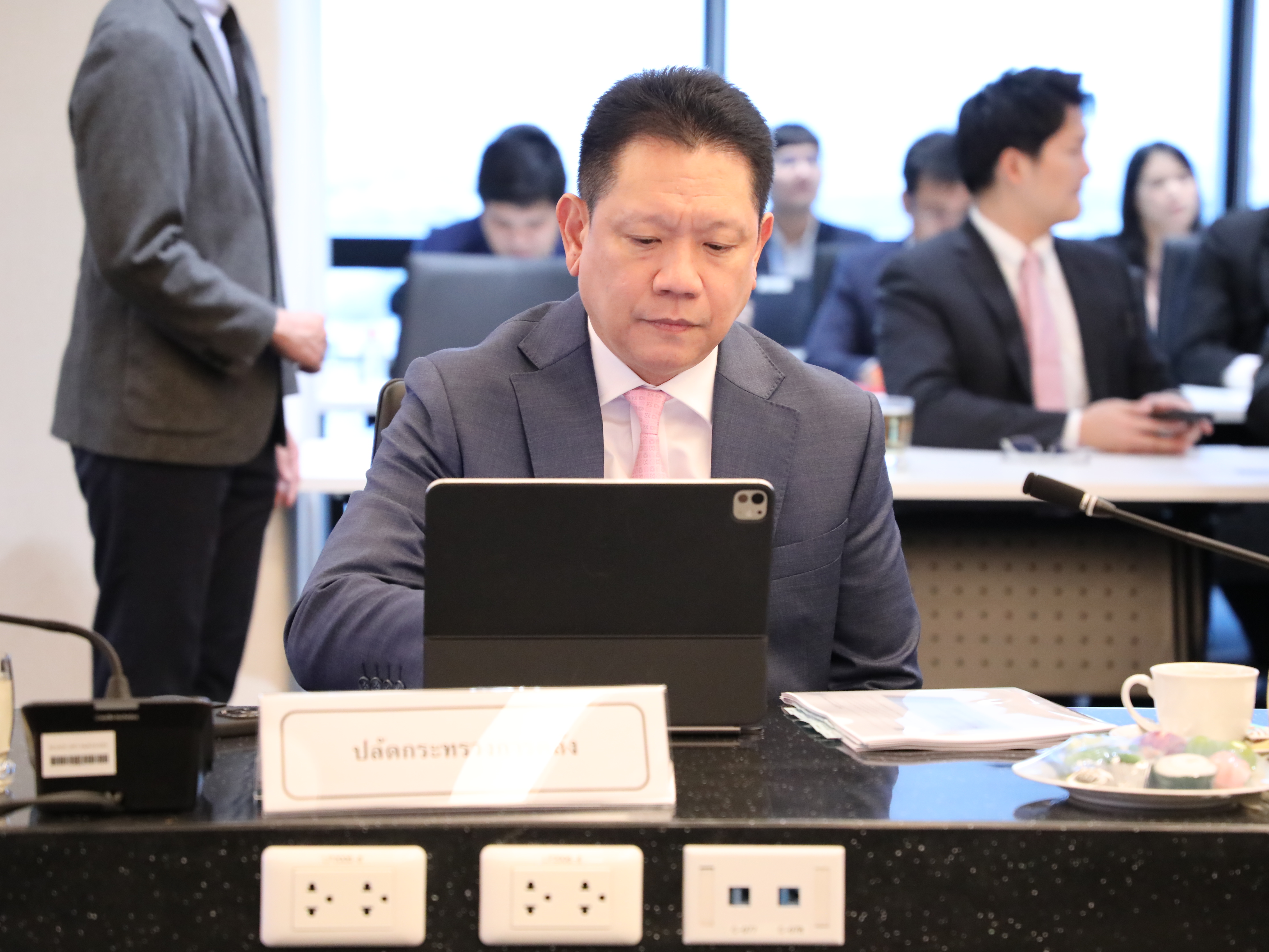 สำนักงานคณะกรรมการนโยบายรัฐวิสาหกิจ ได้จัดการประชุมคณะกรรมการขับเคลื่อนการลงทุนตามนโยบายรถไฟฟ้าอัตราเดียวตลอดสาย (คณะกรรมการฯ) ครั้งที่ 1/2568