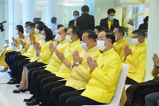 สคร. ร่วมตักบาตรถวายพระราชกุศลแด่ในหลวงรัชกาลที่ 9