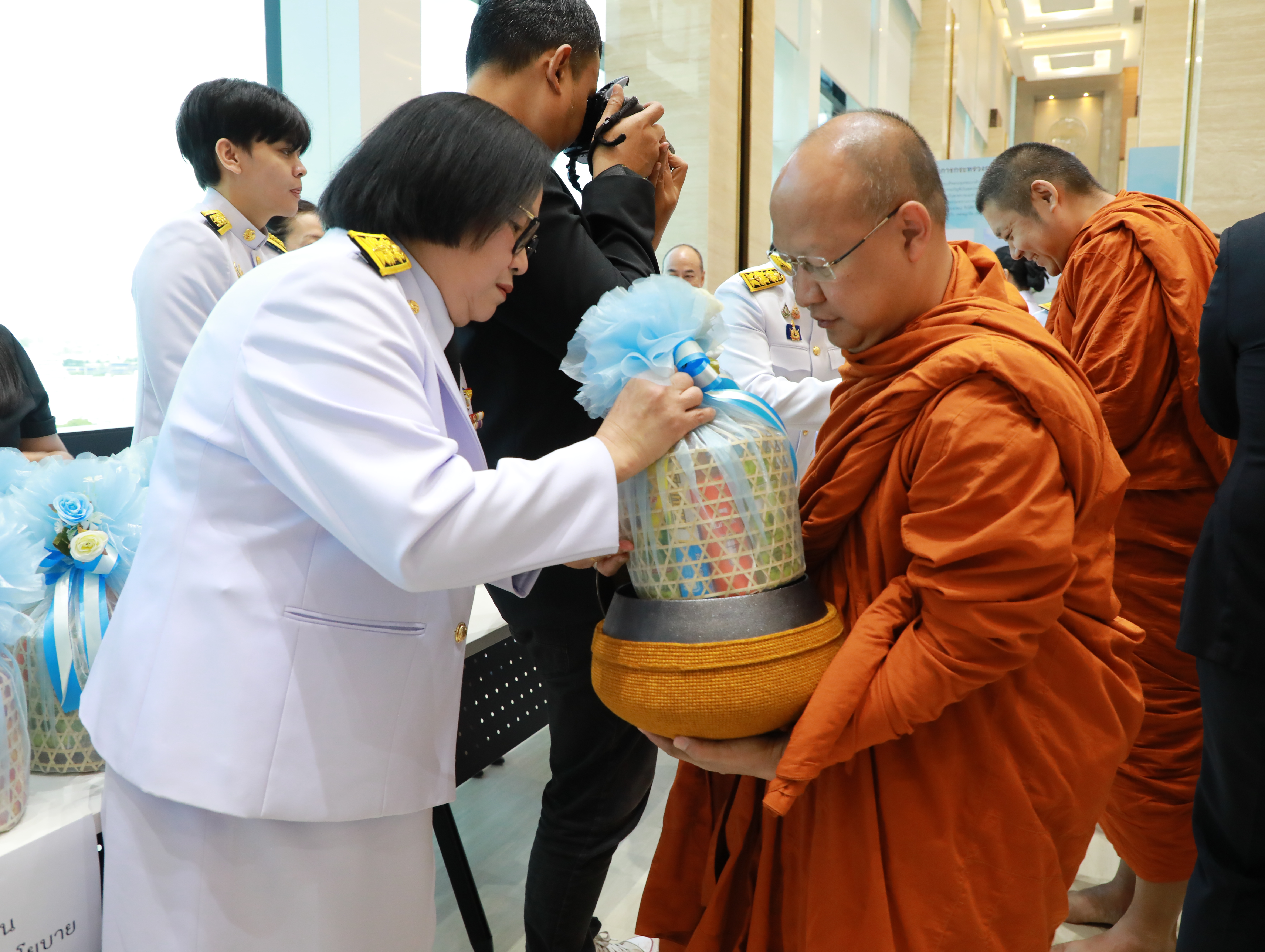 สำนักงานคณะกรรมการนโยบายรัฐวิสาหกิจ เข้าร่วมพิธีเจริญพระพุทธมนต์และทำบุญตักบาตร ถวายเป็นพระกุศลแด่สมเด็จพระอริยวงศาคตญาณ สมเด็จพระสังฆราช สกลมหาสังฆปริณายก เนื่องในโอกาสฉลองพระชนมายุ 99 พรรษา 26 มิถุนายน 2569