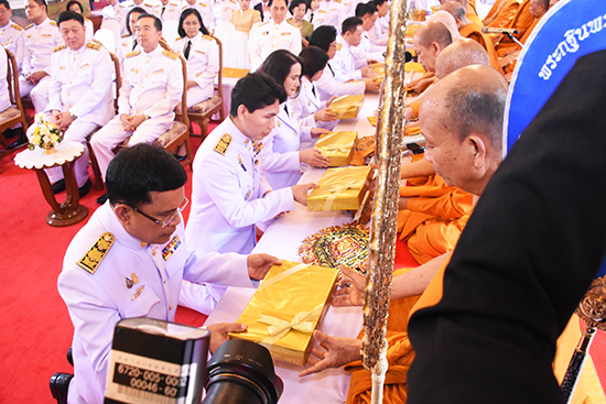 สคร. ร่วมพิธีถวายผ้าพระกฐินพระราชทานกระทรวงการคลัง ประจำปี พ.ศ. 2562
