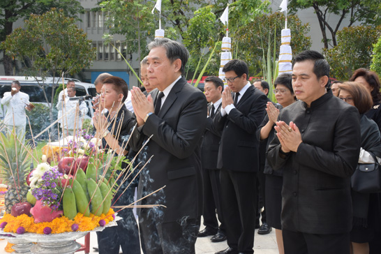 สคร. ร่วมสักการะสิ่งศักดิ์สิทธิ์ประจำกระทรวงการคลังเนื่องในโอกาสครบรอบ 142 ปี