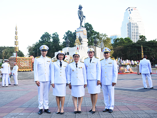 สคร. ร่วมถวายพวงมาลาพระบรมราชานุสรณ์รัชกาลที่ 6 เนื่องในวันคล้ายวันสวรรคต