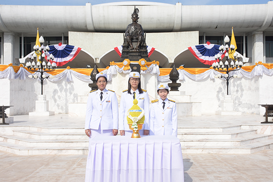 สคร. ร่วมวางพานประดับพุ่มดอกไม้ รัชกาลที่ 7