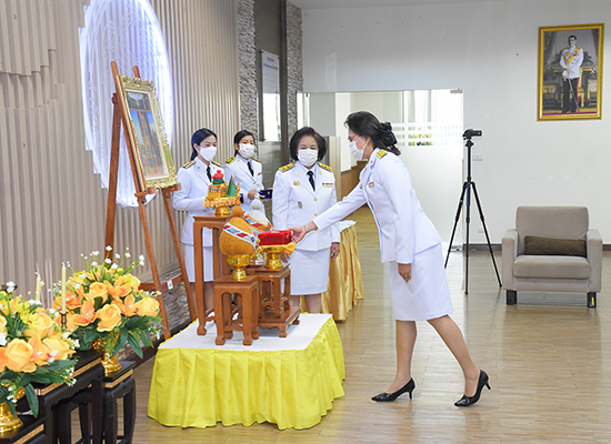 สคร. จัดพิธีรับพระราชทานเครื่องราชอิสริยาภรณ์ชั้นสายสะพาย ประจำปี 2563