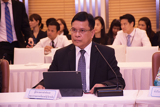 “รองนายกรัฐมนตรีเร่งรัดการลงทุนของรัฐวิสาหกิจ ในไตรมาสสุดท้ายดันเศรษฐกิจไทยปี 2561”