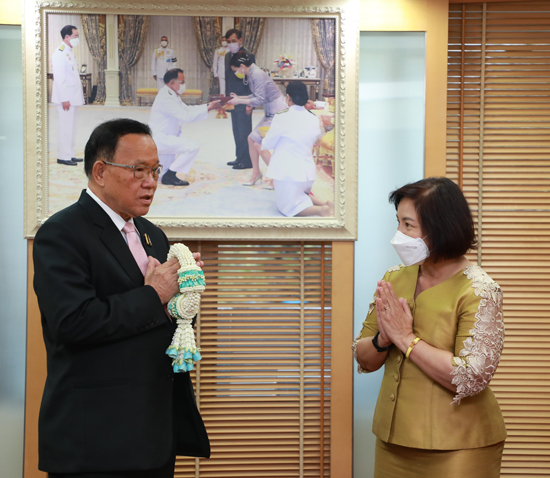 สคร. ร่วมอวยพรและขอพรปีใหม่ 2566 รัฐมนตรีช่วยว่าการกระทรวงการคลัง