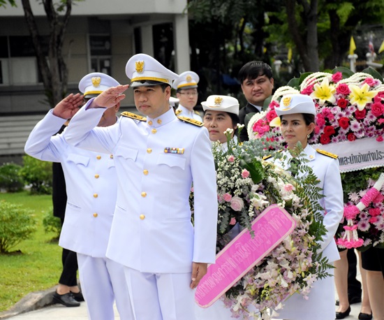 สคร.ร่วมพิธีวางพวงมาลาถวายสักการะ เนื่องในวันปิยมหาราช 