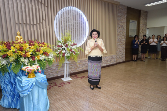 สคร. สรงน้ำพระพุทธรูปประจำ สคร. เนื่องในวันสงกรานต์