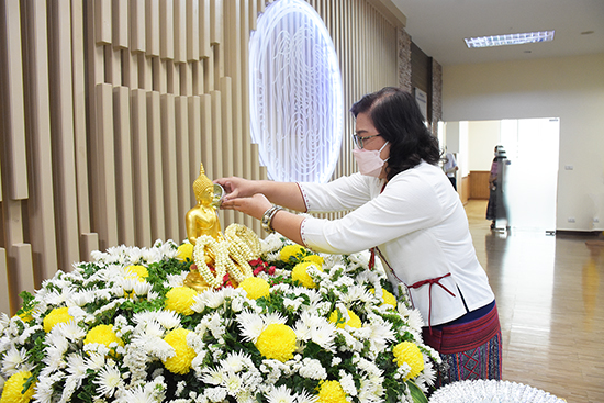 สคร. จัดกิจกรรมสรงน้ำพระพุทธรูปประจำ สคร. เนื่องในเทศกาลวันสงกรานต์ พ.ศ. 2565